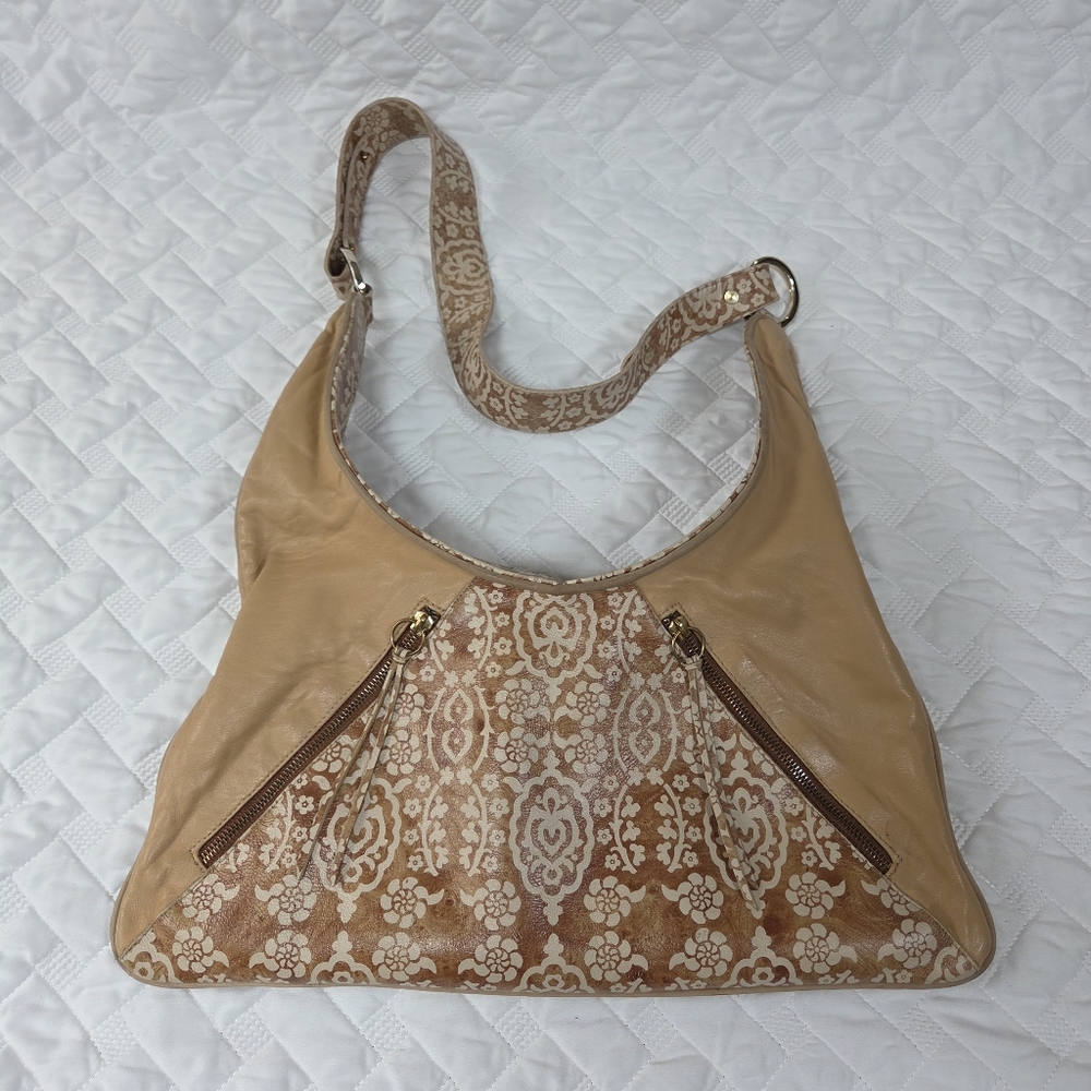 Jisu Floral Cut Out Leather Shoulder Bag 